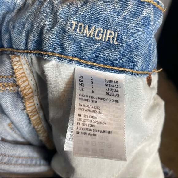 American Eagle Tomboy Jeans - Picture 12 of 12